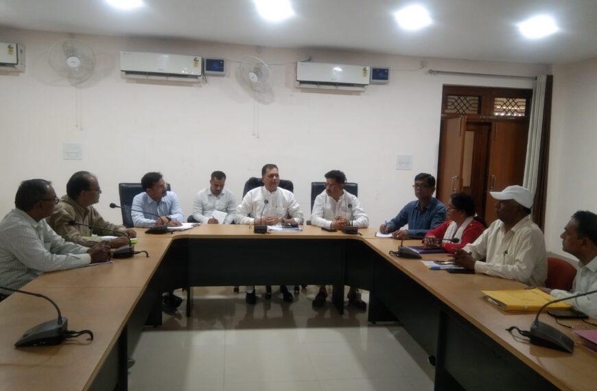 मा0 अध्यक्ष यूपी सिडको श्री वाई0पी0 सिंह ने की विभागीय एवं सांसद-विधायक निधि कार्यों की समीक्षा