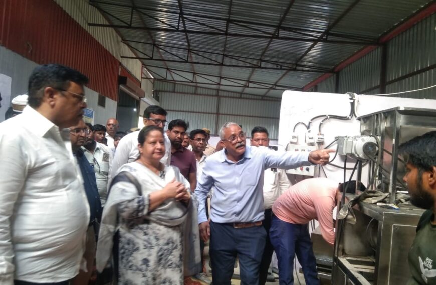 आयुक्त संगीता सिंह ने ‘कोमलिका फार्मर प्रोड्यूसर कंपनी’ का किया निरीक्षण, किसानों के हित में किए जा रहे कार्यों की सराहना