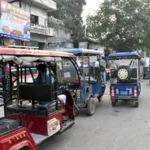 अलीगढ़ मण्डल में 100 ई-रिक्शा निरूद्ध, 32 का चालान