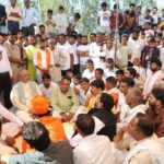 अलीगढ़ में महिला आत्महत्या प्रकरण: नेताओं ने परिजनों को न्याय दिलाने का दिया भरोसा