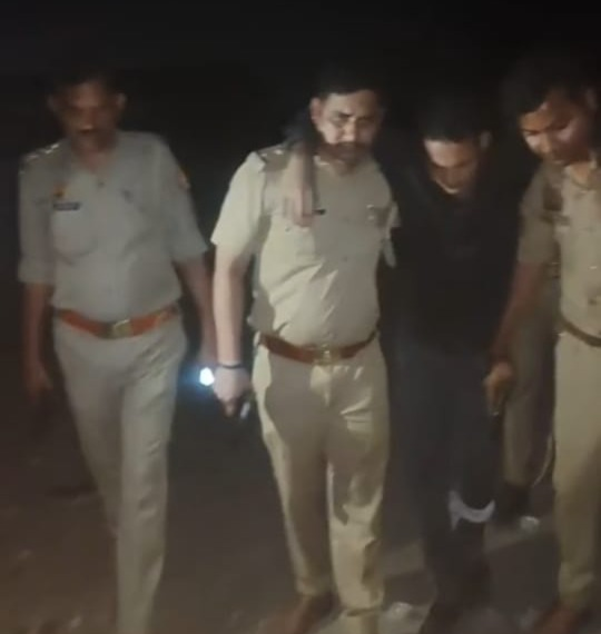 हमीरपुर: छेड़छाड़ के आरोपी संग…