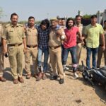 ग्रेटर नोएडा में मुठभेड़: लूट और चोरी के आरोपी दो बदमाश घायल, एक फरार