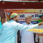 अलीगढ़: वक्फ संशोधन बिल के समर्थन में ढोल-नगाड़ों के साथ जश्न