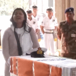 शहीद लेफ्टिनेंट विनय नरवाल को पत्नी ने दी भावभीनी विदाई, शादी 16 अप्रैल को हुई थी।