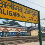 रेलवे ट्रैक पार करते समय दर्दनाक हादसा: अलीगढ़ स्टेशन पर ट्रेन की चपेट में आकर युवक की मौत