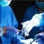 गोंडा महिला अस्पताल में डॉक्टर पर गंभीर आरोप: ऑपरेशन के दौरान छोड़ा टिशू पेपर, महिला परेशान