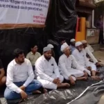 बलिया: हनुमान मंदिर के पास शराब की दुकान हटाने को लेकर उठा अनोखा आंदोलन