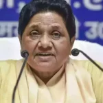 “मायावती का सपा पर तीखा हमला: ‘नीतियों में खोट, दलितों की हितैषी नहीं बन सकती सपा’