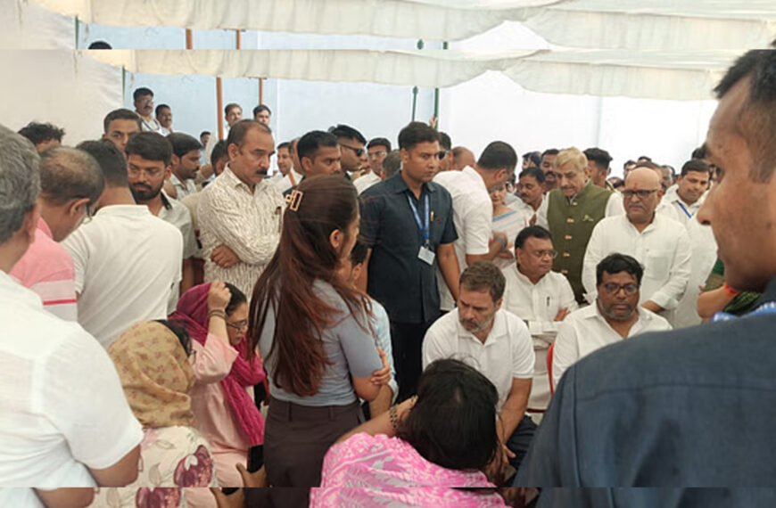 शुभम द्विवेदी के घर पहुंचे राहुल गांधी, परिजनों को दी सांत्वना, प्रियंका गांधी ने फोन पर की बात