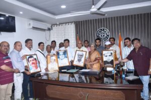 अलीगढ़:हिंदी पत्रकारिता दिवस पर आजदी की लड़ाई में योगदान देने वाले पत्रकारों को किया गया नमन