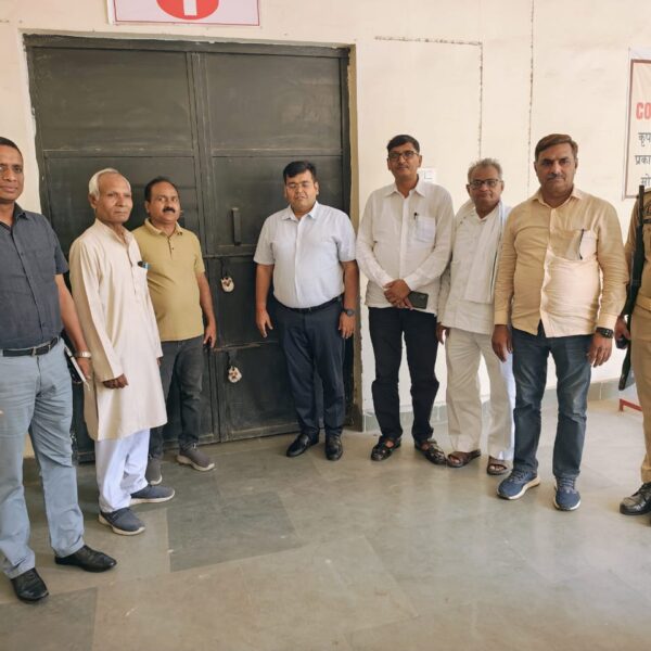 अलीगढ़ में सुरक्षित हैं 5000 से अधिक ईवीएम&hellip;