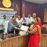 अलीगढ़ में आयुष्मान योजना में उत्कृष्ट कार्य करने वाले ग्राम प्रधानों का सम्मान