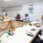 डीएम ने की योजना समीक्षा, युवाओं को रोजगार से जोड़ने के लिए विभागों को सौंपे लक्ष्य