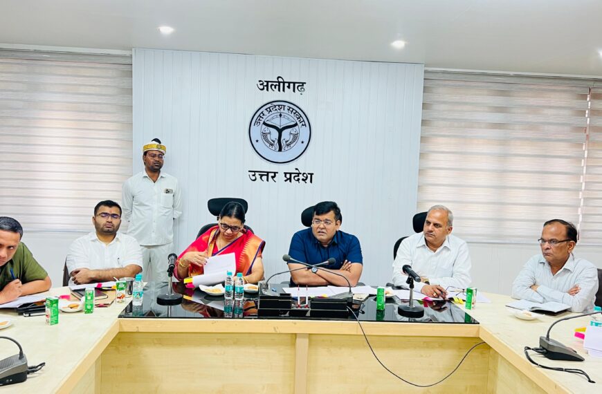 अलीगढ़ : विधायक अनिल पाराशर, स्टेडियम में लोकमाता अहिल्याबाई होल्कर की प्रतिमा स्थापित करने का प्रस्ताव