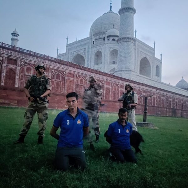 ताजमहल में घुसपैठ की कोशिश नाकाम: अलर्ट के…