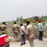 अलीगढ़: यमुना अथॉरिटी के नोटिफाई एरिया में चली बुलडोजर कार्रवाई, 15 से ज्यादा अवैध कॉलोनियां ध्वस्त