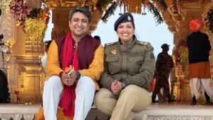 लखनऊ : आयकर विभाग के दफ्तर में IRS&hellip;
