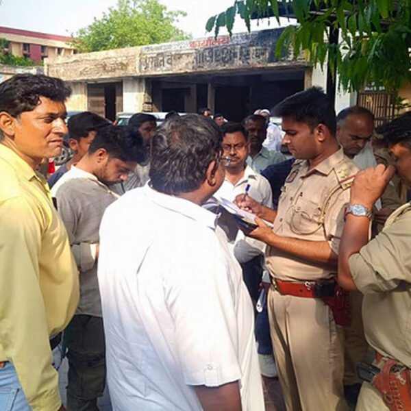 सरधना तहसील में दिनदहाड़े भाजपा नेता और लावड़&hellip;