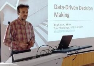 अलीगढ़: अमुवि के प्रोफेसर एस.एम. ख़ान ने नैनीताल&hellip;