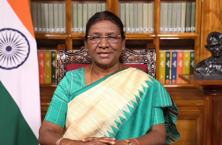 संविधान की व्याख्या पर खड़ा हुआ बड़ा सवाल, राष्ट्रपति ने सुप्रीम कोर्ट से 14 अहम सवाल पूछे