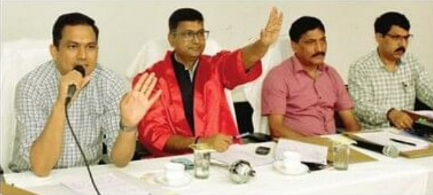 अलीगढ: महापौर ने पार्षदों को…