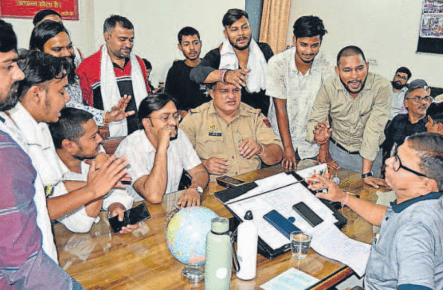 अलीगढ़: वर्ष्णेय कॉलेज छात्राओं ने…