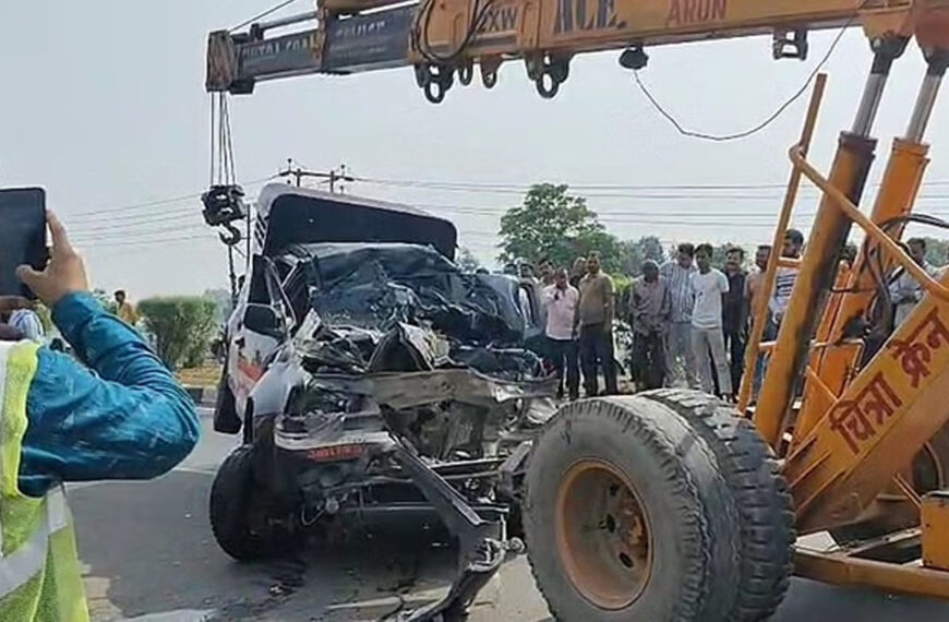 अलीगढ़ हादसा: पुलिस वैन की कैंटर से टक्कर…