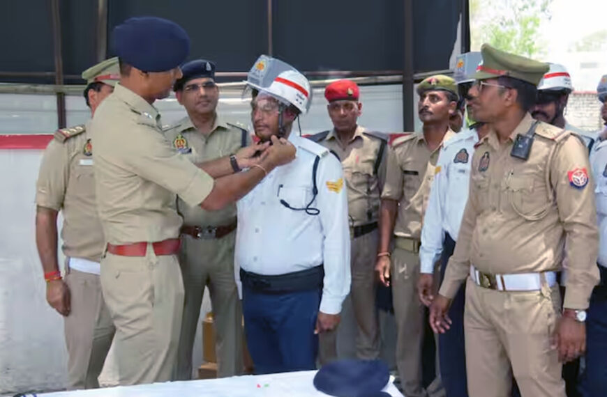 अलीगढ़ ट्रैफिक पुलिस को मिली नई तकनीक: AC हेलमेट से मिलेगी गर्मी में राहत
