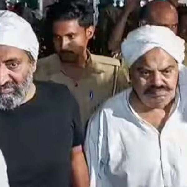 अतीक अहमद के करीबी वकील विजय मिश्रा को&hellip;
