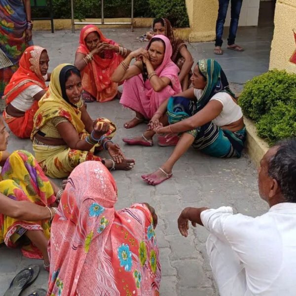 बलरामपुर में भीषण सड़क हादसा: शादी से लौट&hellip;