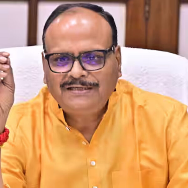 सपा के आधिकारिक हैंडल से उपमुख्यमंत्री ब्रजेश पाठक&hellip;