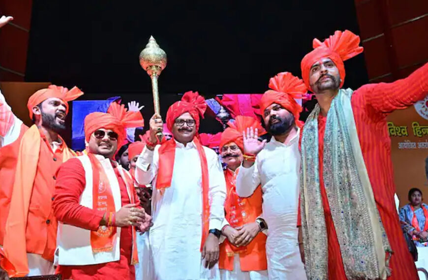 लखनऊ में धर्म संसद: भारत…