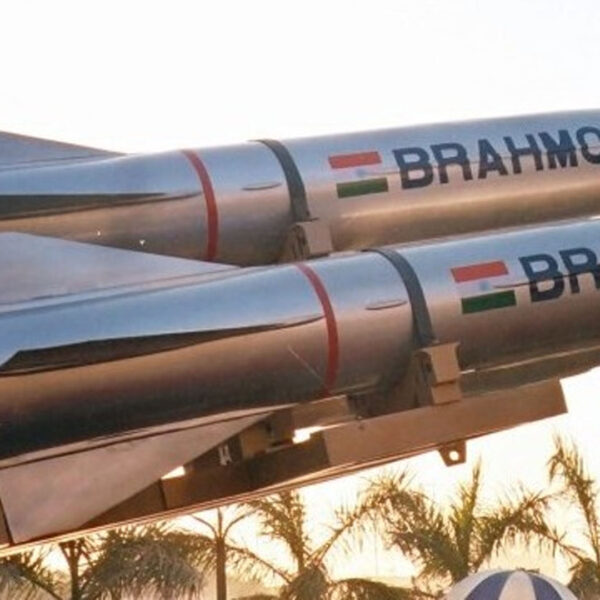 लखनऊ बना डिफेंस हब: आज से लखनऊ में…