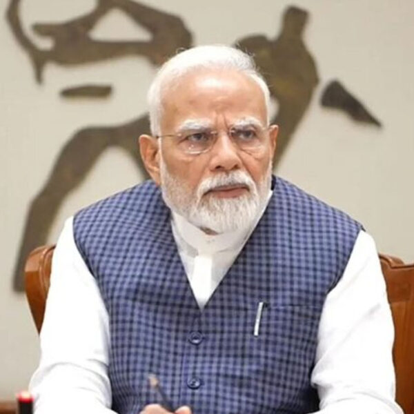 भारत-पाक तनाव के बीच मोदी सरकार अलर्ट मोड…