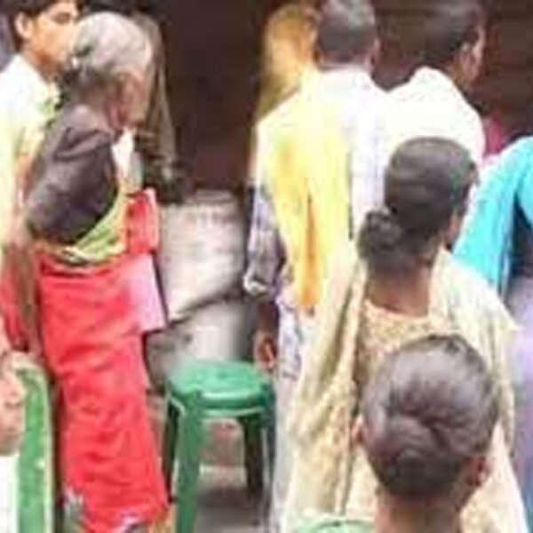 उत्तर प्रदेश खाद्यान्न घोटाला: एक आधार कार्ड पर&hellip;
