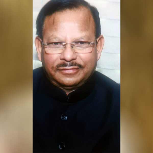 उत्तर प्रदेश के राज्य सूचना आयुक्त गिरजेश चौधरी&hellip;