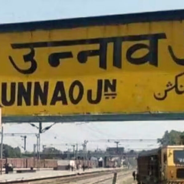 उन्नाव: दंपती और दो बेटियों की संदिग्ध मौत&hellip;