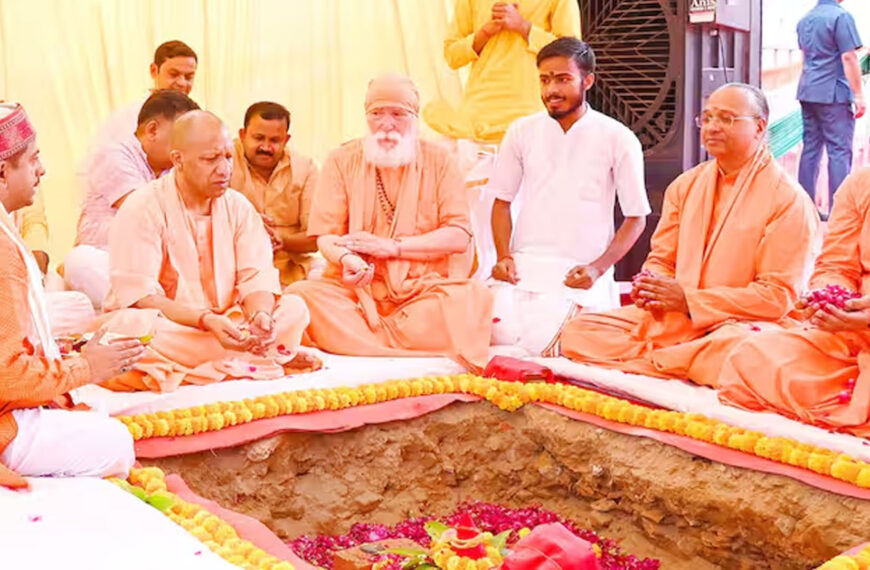 गोरखपुर में बनेगा योगगुरु परमहंस योगानंद का स्मृति भवन, सीएम योगी ने किया शिलान्यास