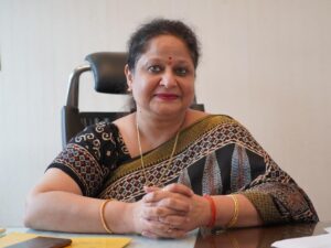 अलीगढ़: निर्माण कार्यों की प्रगति पर मण्डलायुक्त की&hellip;