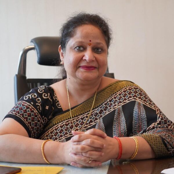 अलीगढ़: निर्माण कार्यों की प्रगति पर मण्डलायुक्त की&hellip;