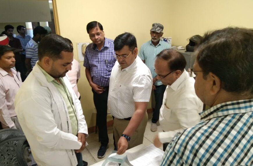 अलीगढ़: जिलाधिकारी ने पंडित दीनदयाल…