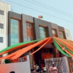 भाजपा नेता पर जबरन ज़मीन कब्जाने का आरोप, हंगामा | पुलिस ने तलब किया