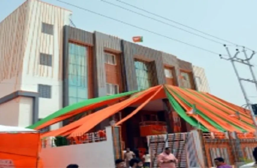 भाजपा नेता पर जबरन ज़मीन…