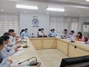 अलीगढ़: सरकारी योजनाओं में लापरवाही पर डीएम सख्त,…