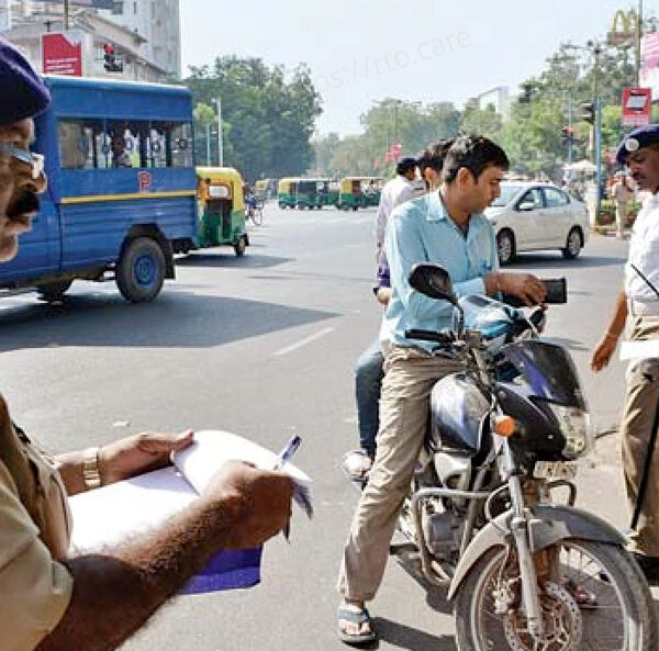 अलीगढ़ में 105 वाहन ब्लैकलिस्ट, ड्राइविंग लाइसेंस होंगे…
