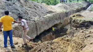 मिट्टी की ढाय गिरने से महिला समेत दो&hellip;