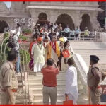 दुनिया देख रही अयोध्या: अब एलन मस्क के पिता ने भी किए रामलला के दर्शन