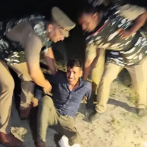 बलिया: पुलिस मुठभेड़ में 25 हजार के इनामी…