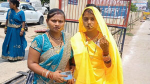 हमीरपुर: दूल्हे के दोस्तों को छुड़ाने कोतवाली पहुंची&hellip;