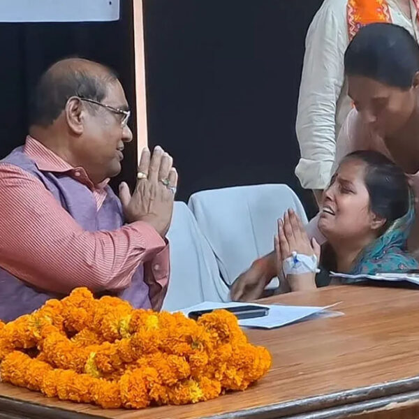 अंबेडकरनगर में राज्यसभा सदस्य बृजलाल से भाजपा महिला&hellip;